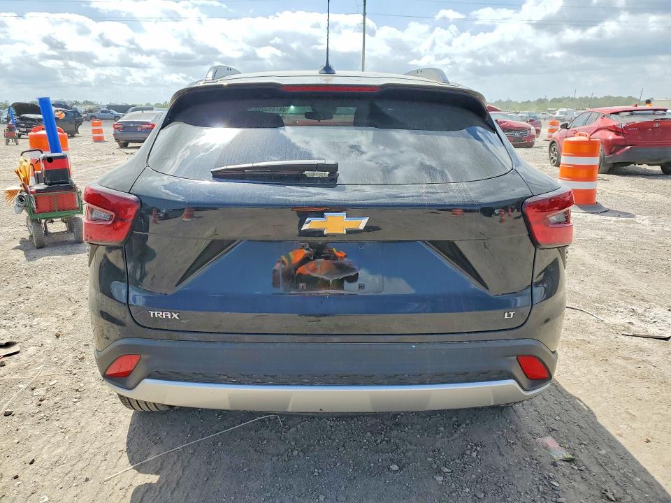 2025 Chevrolet Trax VIN KL77LHEP6SC285053 COPART salvage auction — SIDE, Tx - Salvage Vehicle Title, sold $5,900 on 2026-07-02 (photo 6)