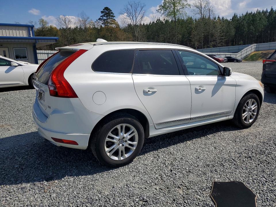 2015 Volvo Xc60 VIN YV440MDB9F2602183 COPART salvage auction — MECHANICAL, Nc - Dealer Only Clean Title, sold $850 on 2026-08-20 (photo 3)