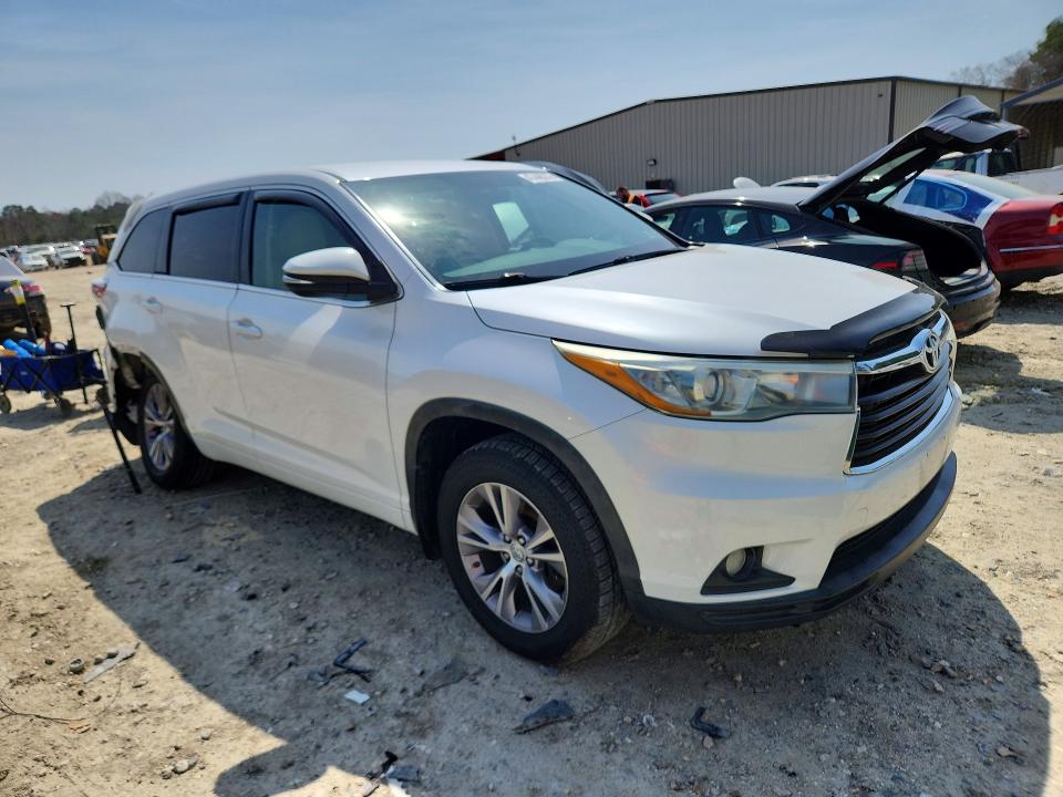 2015 Toyota Highlander VIN 5TDBKRFH5FS087646 COPART salvage auction — SIDE, Md - Cert Of Salvage > 75% Damage, sold $5,400 on 2026-07-14 (photo 4)