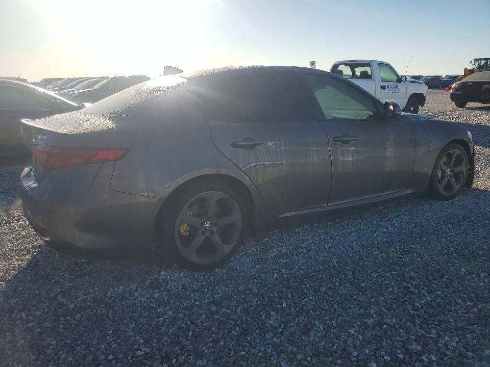 2018 Alfa romeo Giulia VIN ZARFAEBN5J7577862 COPART salvage auction — FRONT END, Id - Salvage Certificate Of Title, sold $3,600 on 2026-07-20 (photo 3)