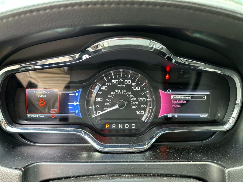 2016 Lincoln Mkt VIN 2LMHJ5AT1GBL01391 COPART salvage auction — NORMAL WEAR, NY - CERTIFICATE OF TITLE (P), sold $900 on 2026-07-08 (photo 8)
