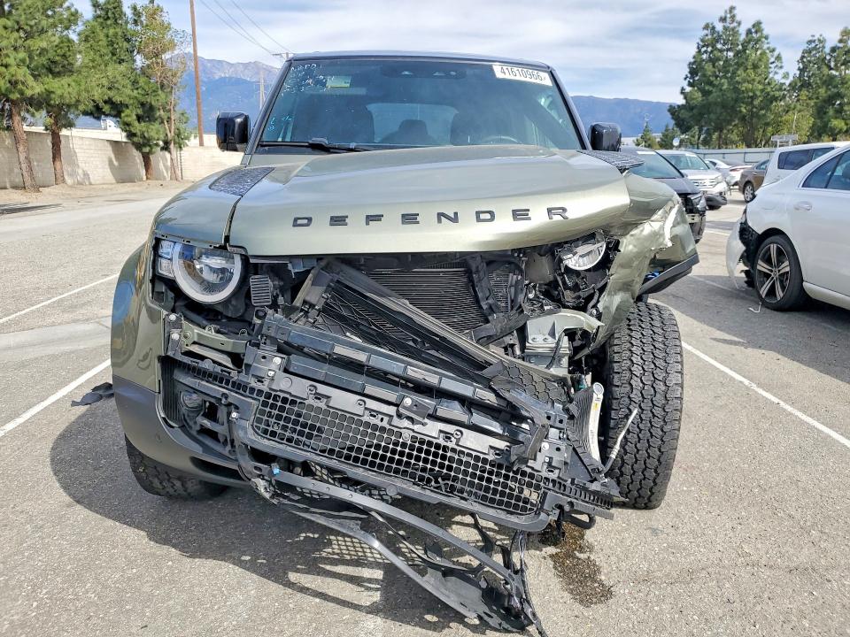 2023 Land rover Defender VIN SALEJ7EX7P2204383 COPART salvage auction — FRONT END, Salvage Title, sold $17,600 on 2026-07-23 (photo 5)