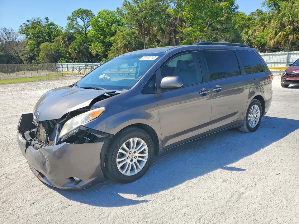 2016 Toyota Sienna VIN 5TDYK3DC3GS699859 COPART salvage auction — FRONT END, Salvage Title, sold $3,050 on 2026-07-22 (photo 1)