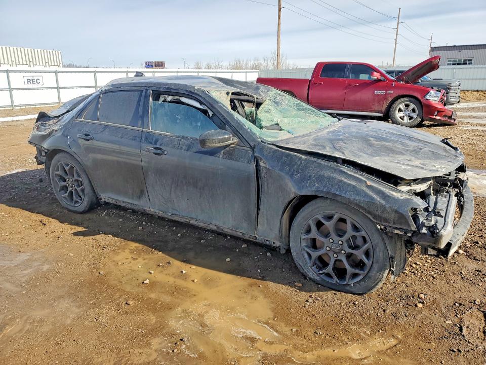2019 Chrysler 300 VIN 2C3CCAGG1KH698375 COPART salvage auction — ROLLOVER, Mn - Cert Of Title-Salvage, sold $450 on 2026-07-20 (photo 4)