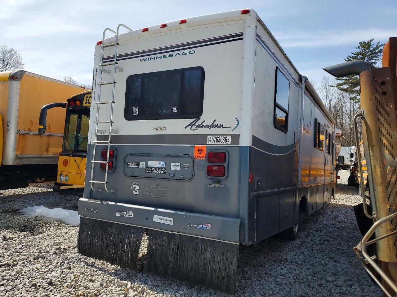 1997 Chevrolet Motorhome VIN 1GBLP37JXV3303886 COPART salvage auction — Minor Dent/Scratches, CT - CERTIFICATE OF TITLE, sold $5 on 2026-07-07 (photo 4)