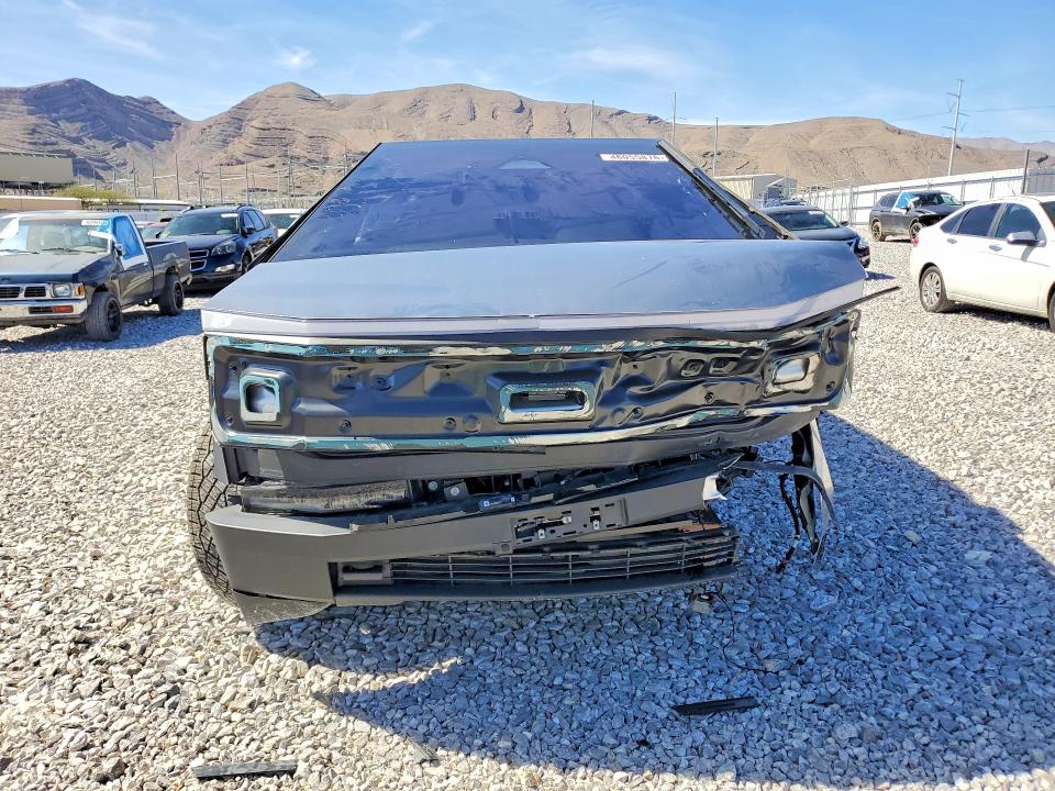 2025 Tesla Cybertruck VIN 7G2CEGEC9SA077409 COPART salvage auction — Front End, NV - SALVAGE TITLE, sold $18,400 on 2026-05-04 (photo 5)