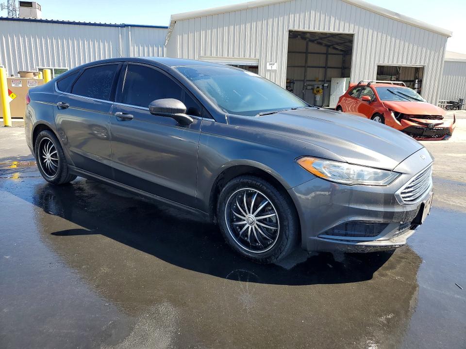 2017 Ford Fusion VIN 3FA6P0HD4HR255622 COPART salvage auction — MINOR DENT/SCRATCHES, Ca - Certificate Of Title, sold $250 on 2026-07-02 (photo 4)