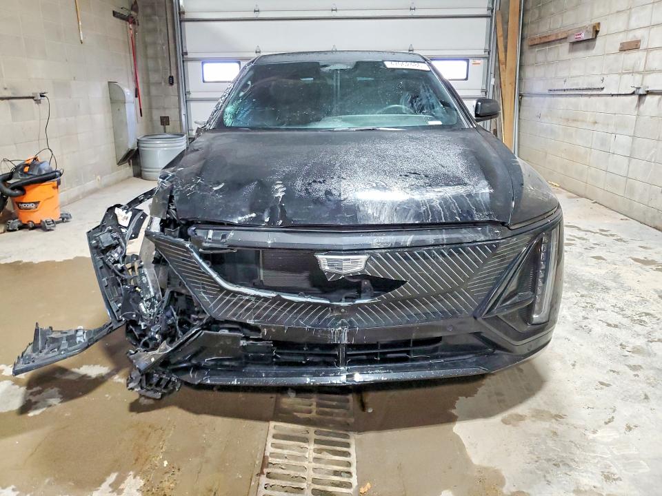 2023 Cadillac Lyriq VIN 1GYKPMRKXPZ002208 COPART salvage auction — FRONT END, Mn - Cert Of Title-Salvage, sold $6,000 on 2026-07-21 (photo 5)