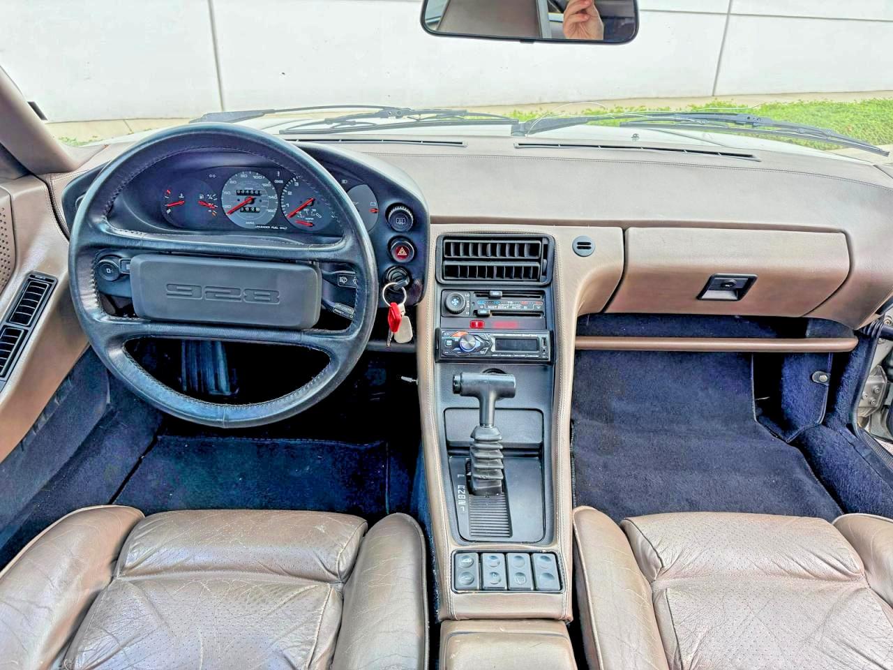 1982 Porsche 928 VIN WP0JA092XCS820309 COPART salvage auction — Minor Dent/Scratches, WA - VEHICLE CERT OF OWNERSHIP-TITL (P), sold $4,000 on 2026-03-30 (photo 9)