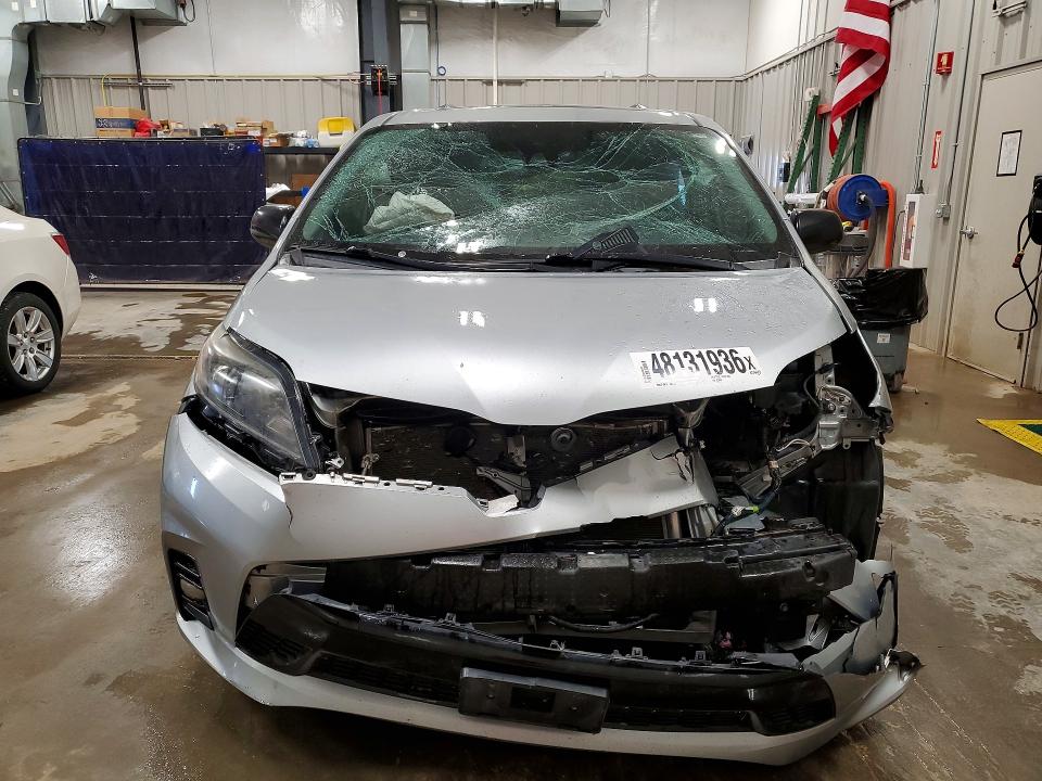 2020 Toyota Sienna VIN 5TDEZ3DC8LS232753 COPART salvage auction — FRONT END, WY - CERT OF TITLE-SALVAGE, sold $400 on 2026-07-29 (photo 5)