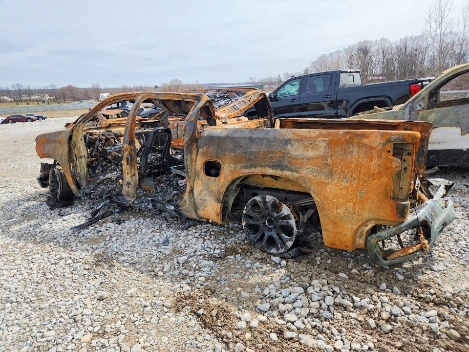 2026 Chevrolet Silverado VIN 1GCUKGEL1TZ197171 COPART salvage auction — BURN, MI - SCRAP CERTIFICATE OF TITLE, sold $200 on 2026-07-02 (photo 2)