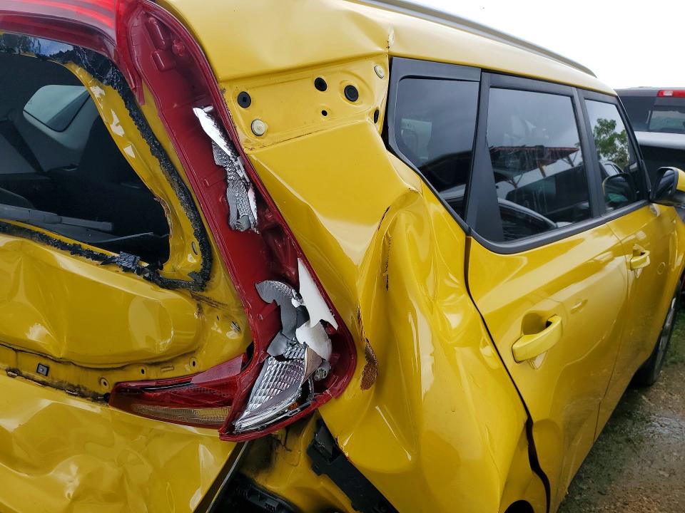 2020 Kia Soul VIN KNDJ23AU5L7113262 COPART salvage auction — REAR END, Hi - Certificate Of Salvage, sold $5 on 2026-06-29 (photo 3)