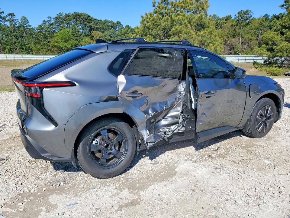 2026 Toyota Bz VIN JTMBCAEB0TA004015 COPART salvage auction — SIDE, Tx - Certificate Of Title, sold $11,000 on 2026-07-07 (photo 3)