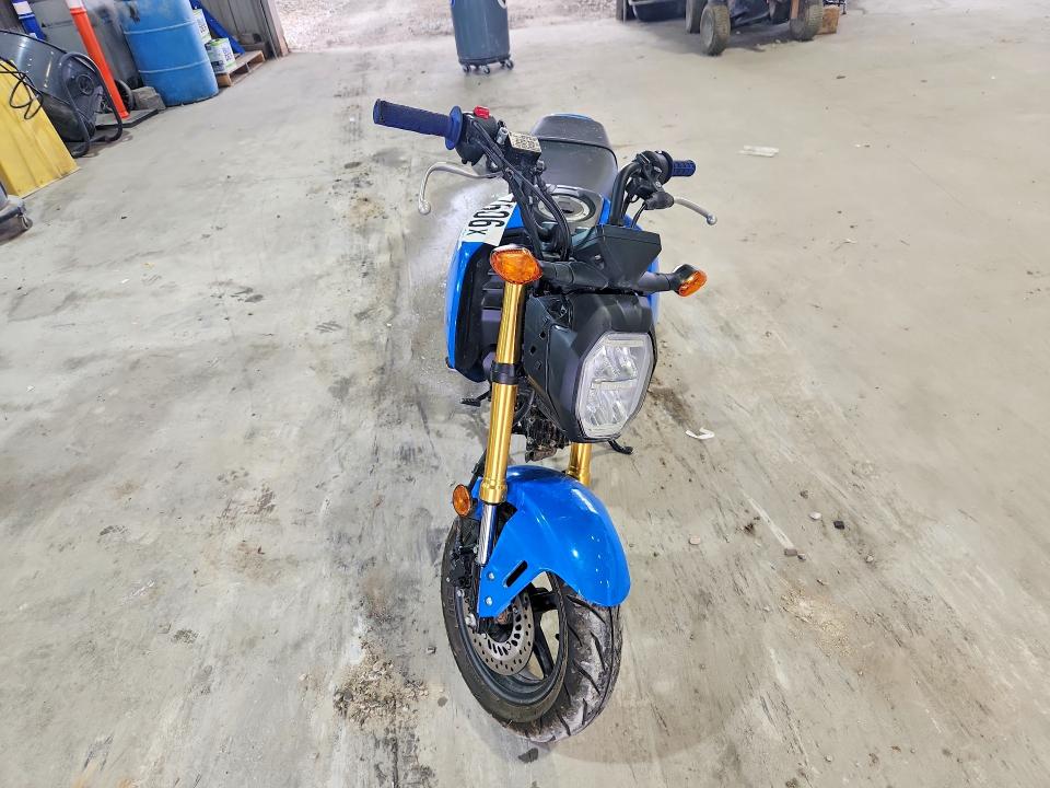 2025 Honda Grom VIN MLHJC9210S5304289 COPART salvage auction — VANDALISM, Mo - Duplicate Title, sold $2,500 on 2026-07-09 (photo 2)