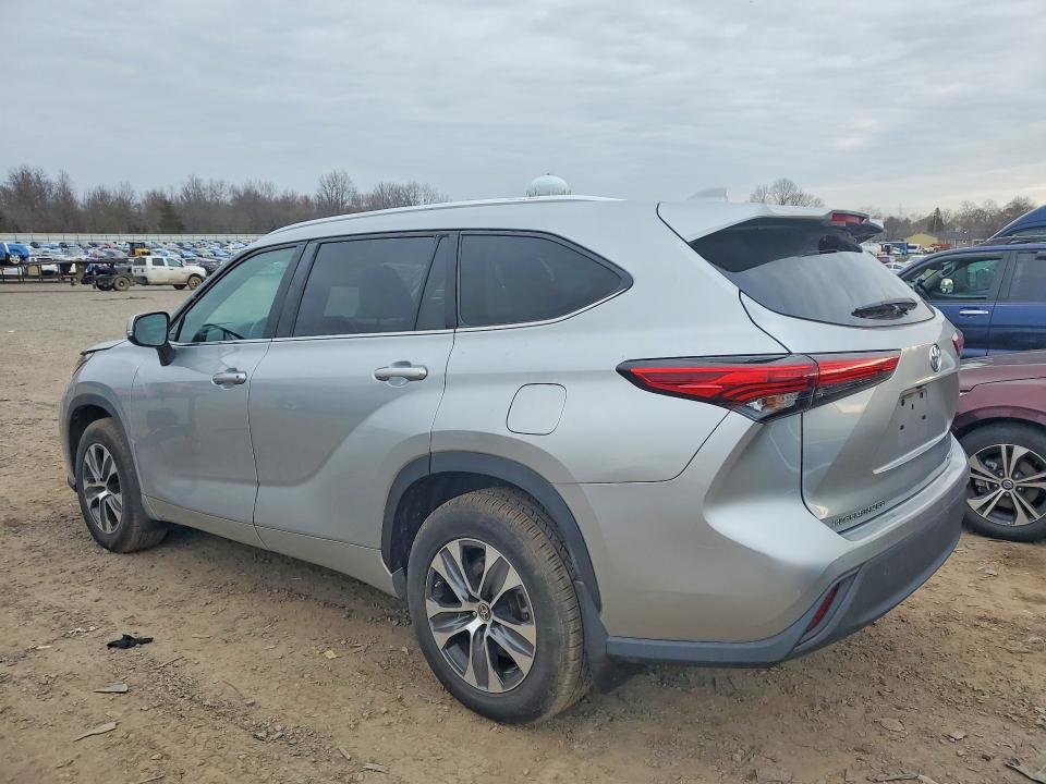 2021 Toyota Highlander VIN 5TDGZRBH2MS081968 COPART salvage auction — MISSING/ALTERED VIN, Nj - Cert Of Title-Salvage, sold $18,000 on 2026-07-10 (photo 2)