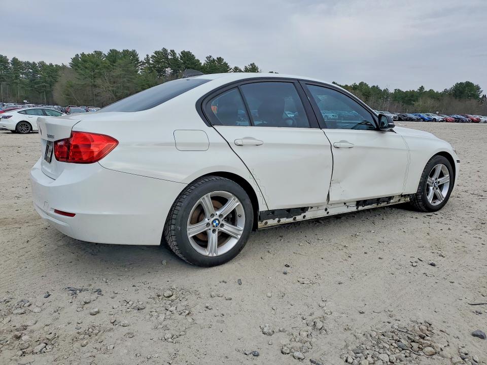 2015 BMW 3er VIN WBA3C3G54FNS76035 COPART salvage auction — SIDE, Id - Salvage Certificate Of Title, sold $2,900 on 2026-07-16 (photo 3)