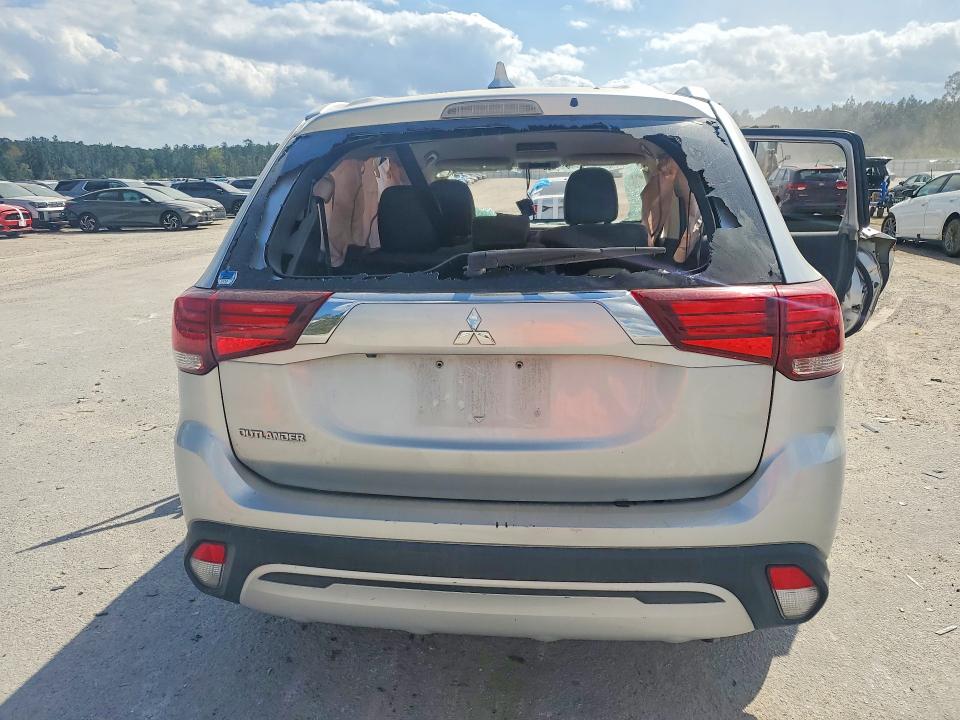 2020 Mitsubishi Outlander VIN JA4AD3A33LZ017940 COPART salvage auction — SIDE, SC - CERT OF TITLE-SALVAGE, sold $1,450 on 2026-07-08 (photo 6)