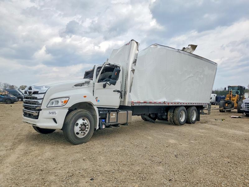 2024 Hino Hino xl8 VIN 5PVNM9AV2R5S50039 COPART salvage auction — ROLLOVER, VA - CERT OF TITLE - SALVAGE, sold $1,250 on 2026-07-23 (photo 2)
