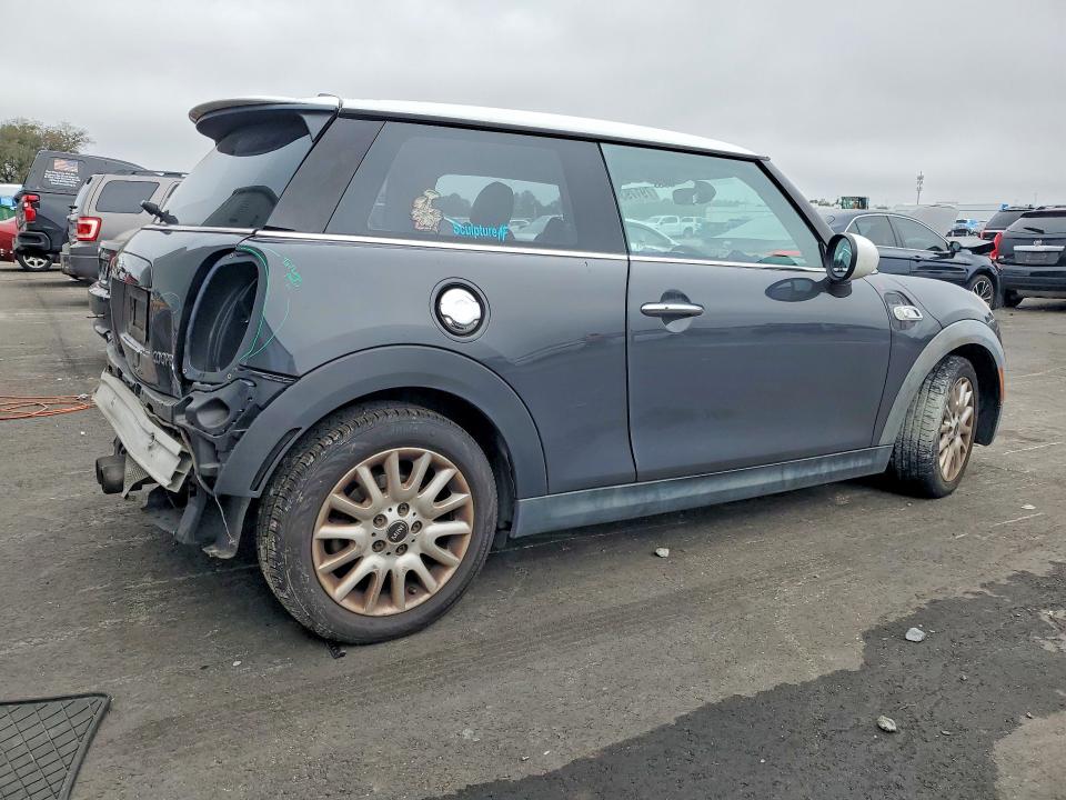 2015 Mini Cooper VIN WMWXP7C51F2A35511 COPART salvage auction — REAR END, Fl - Cert Of Title Slvg Rebuildable, sold $1,500 on 2026-08-03 (photo 3)