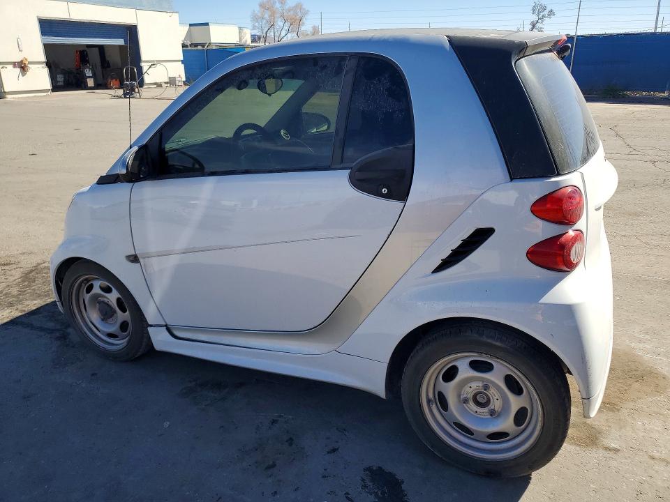 2015 Smart cars Fortwo VIN WMEEJ3BA4FK810398 COPART salvage auction — MECHANICAL, TX - CERTIFICATE OF TITLE, sold $2,700 on 2026-07-31 (photo 2)