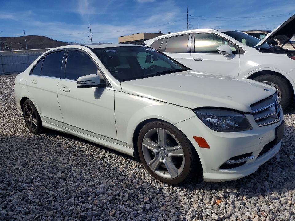 2011 Mercedes-benz C class VIN WDDGF8BB2BR161464 COPART salvage auction — MINOR DENT/SCRATCHES, Id - Salvage Certificate Of Title, sold $225 on 2026-07-13 (photo 4)