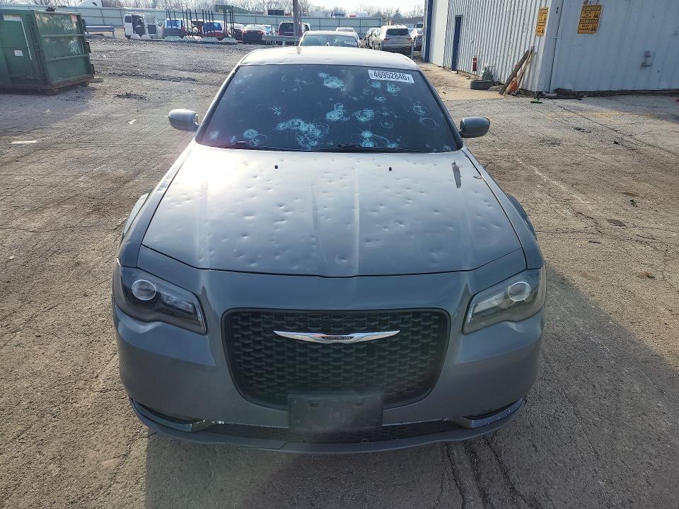 2019 Chrysler 300 VIN 2C3CCABG0KH516558 COPART salvage auction — HAIL, Il - Salvage Certificate, sold $2,450 on 2026-07-03 (photo 5)