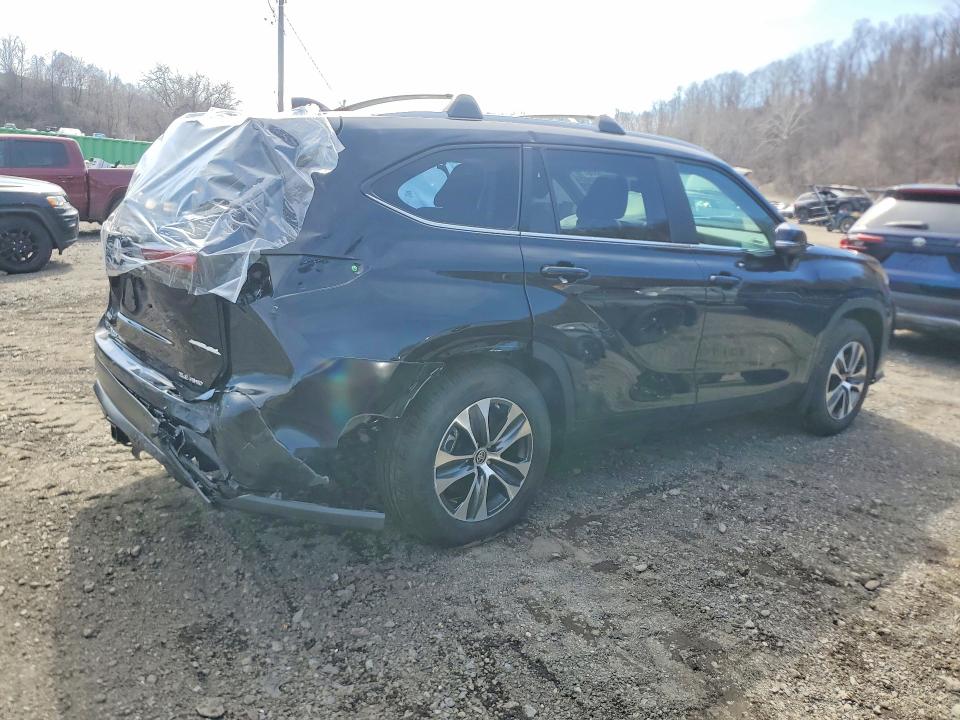 2024 Toyota Highlander VIN 5TDKDRBH0RS571731 COPART salvage auction — SIDE, Nj - Cert Of Title-Salvage, sold $13,600 on 2026-07-09 (photo 3)
