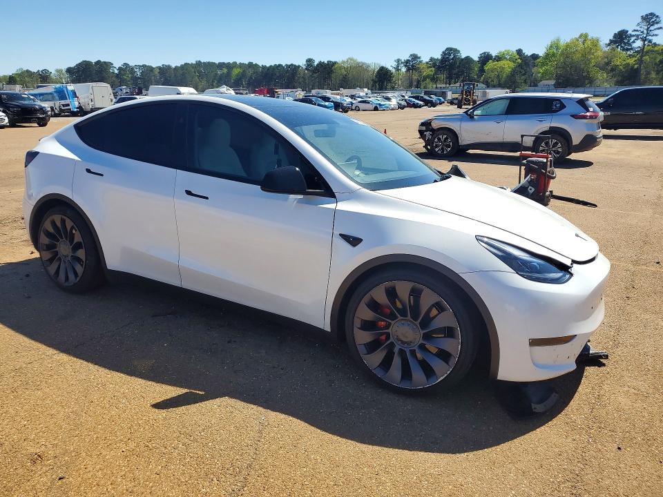 2025 Tesla Model y VIN 7SAYGDEF6SA378086 COPART salvage auction — FRONT END, Tx - Salvage Vehicle Title, sold $13,200 on 2026-07-13 (photo 4)