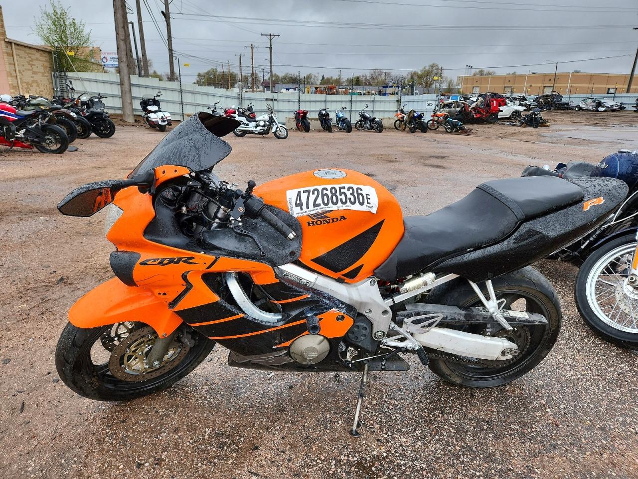 2000 Hond Cbr600 F4 VIN JH2PC3506YM104570 COPART salvage auction — Side, CO - SALVAGE TITLE, sold $450 on 2026-07-09 (photo 3)