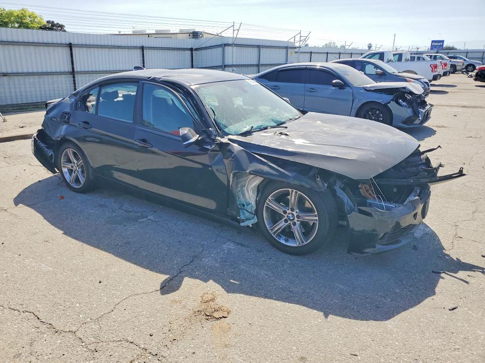 2014 BMW 3er VIN WBA3B1G53ENS78672 COPART salvage auction — ROLLOVER, Ca - Salvage Certificate, sold $400 on 2026-07-10 (photo 4)