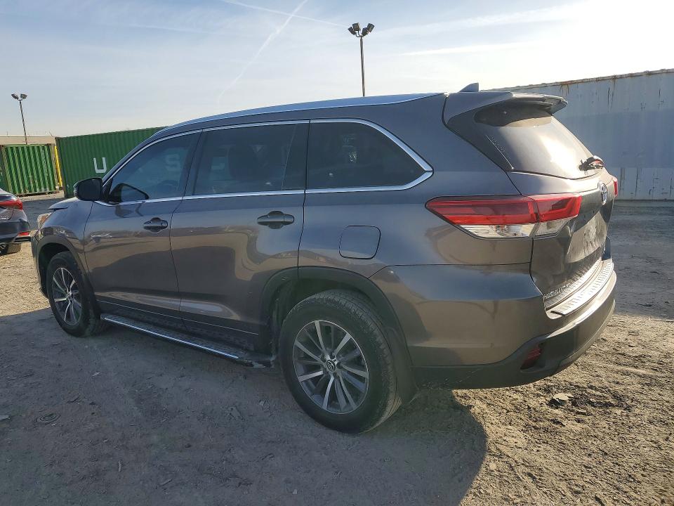 2017 Toyota Highlander VIN 5TDJZRFHXHS432146 COPART salvage auction — FRONT END, In - Bill Of Sale - Parts Only, sold $2,100 on 2026-07-24 (photo 2)