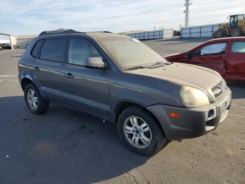 2007 Hyundai Tucson VIN KM8JN12D97U522037 COPART salvage auction — FRONT END, Ca - Salvage Certificate, sold $325 on 2026-07-09 (photo 4)