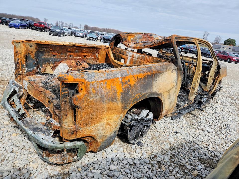 2026 Chevrolet Silverado VIN 1GCUKGEL1TZ197171 COPART salvage auction — BURN, MI - SCRAP CERTIFICATE OF TITLE, sold $200 on 2026-07-02 (photo 3)