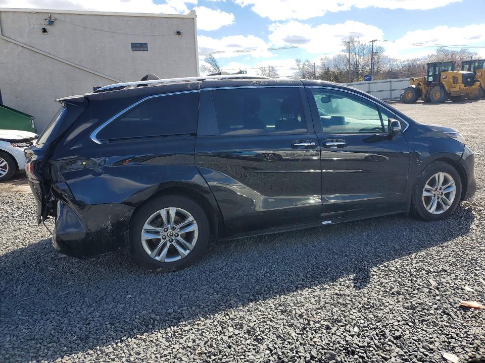 2022 Toyota Sienna VIN 5TDZSKFC5NS064814 COPART salvage auction — REAR END, Salvage Title, sold $5,100 on 2026-07-24 (photo 3)