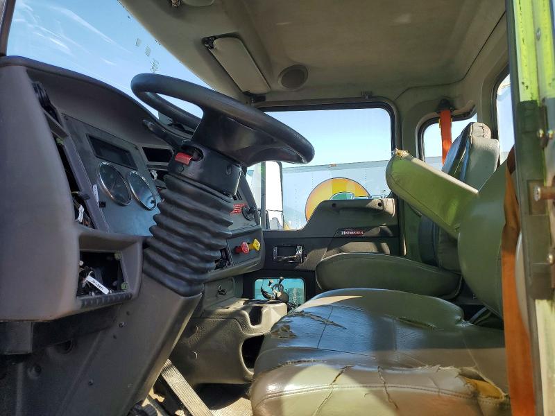 2016 Kenworth T330 VIN 2XKHAJ7X8GM462798 COPART salvage auction — MECHANICAL, IN - CERTIFICATE OF TITLE, sold $5,100 on 2026-07-07 (photo 5)