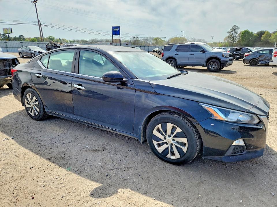 2019 Nissan Altima VIN 1N4BL4BV0KC112451 COPART salvage auction — REAR END, Al - Certificate Of Title, sold $2,300 on 2026-07-09 (photo 4)