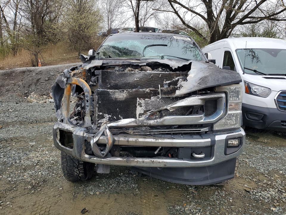 2022 Ford F-250 super duty VIN 1FT7W2BT1NEC73099 COPART salvage auction — ENGINE BURN, Md - Cert Of Salvage > 75% Damage, sold $5,100 on 2026-07-02 (photo 5)