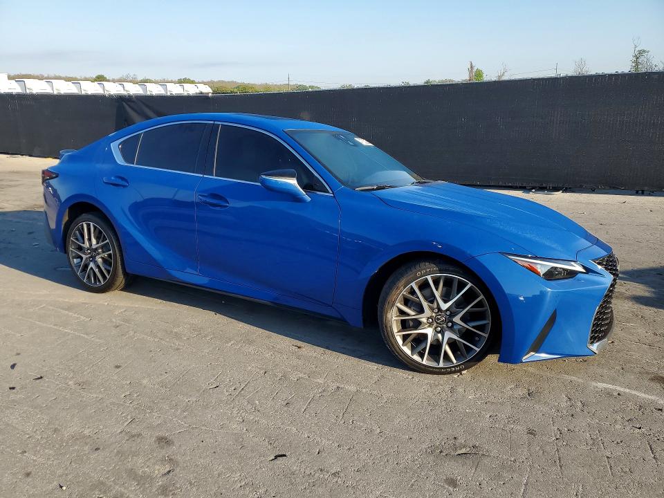 2021 Lexus Is VIN JTHC81F28M5044257 COPART salvage auction — SIDE, Fl - Cert Of Title Slvg Rebuildable, sold $4,900 on 2026-07-30 (photo 4)