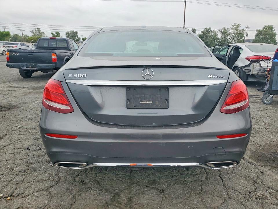 2017 Mercedes-benz E-klasse VIN WDDZF4KB6HA093517 COPART salvage auction — MINOR DENT/SCRATCHES, Ca - Dis/Dlr/Exp Only Clean Title (P), sold $6,900 on 2026-07-30 (photo 6)