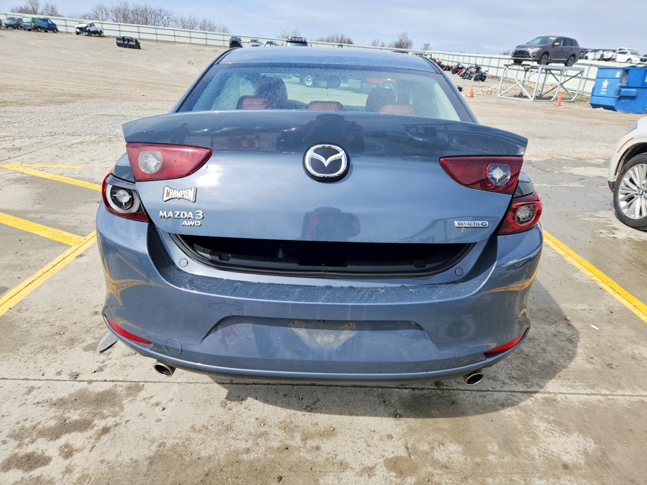 2024 Mazda 3 VIN 3MZBPBCM5RM421069 COPART salvage auction — Side, KY - CERT OF TITLE-SALVAGE, sold $3,600 on 2026-07-09 (photo 6)