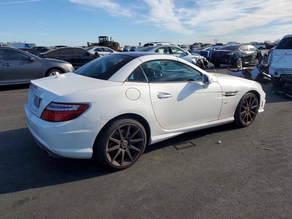 2014 Mercedes-benz Slk-klasse VIN WDDPK4HA9EF094757 COPART salvage auction — FRONT END, Ca - Salvage Certificate, sold $2,550 on 2026-07-20 (photo 3)