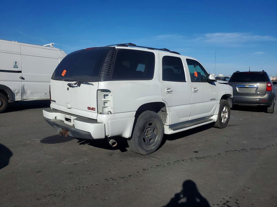 2006 Gmc Yukon VIN 1GKEK63U56J127190 COPART salvage auction — VANDALISM, Ca - Salvage Certificate, sold $150 on 2026-07-20 (photo 3)
