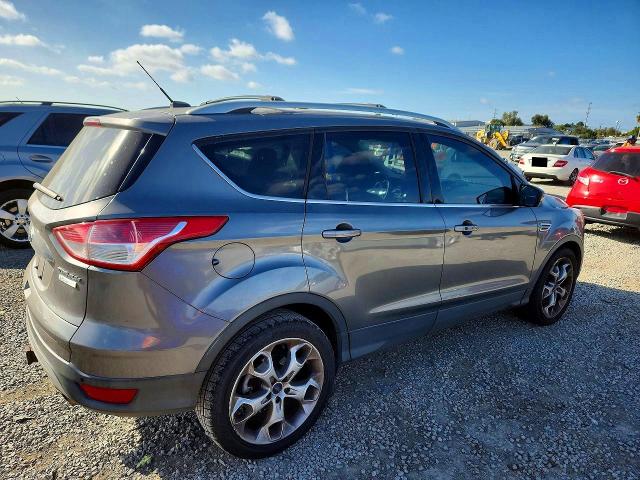 2014 Ford Escape VIN 1FMCU0J97EUE13530 COPART salvage auction — MINOR DENT/SCRATCHES, Sc - Dis/Dlr/Exp Only Clean Title, sold $1,350 on 2026-07-02 (photo 3)