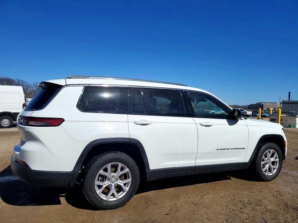 2021 Jeep Grand cherokee l VIN 1C4RJKBG4M8134298 COPART salvage auction — NORMAL WEAR, IA - CERTIFICATE OF TITLE, sold $12,400 on 2026-07-24 (photo 3)