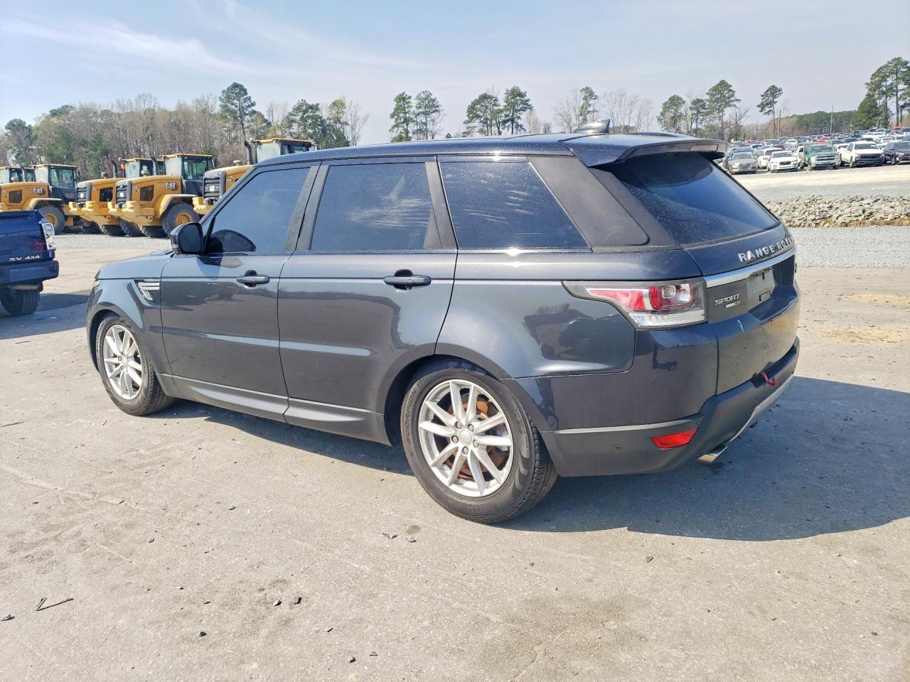 2017 Land Rover Range Rover Sport VIN SALWR2FV5HA143605 COPART salvage auction — Minor Dent/Scratches, FL - DEALER ONLY CLEAN TITLE, sold $2,750 on 2026-07-03 (photo 2)