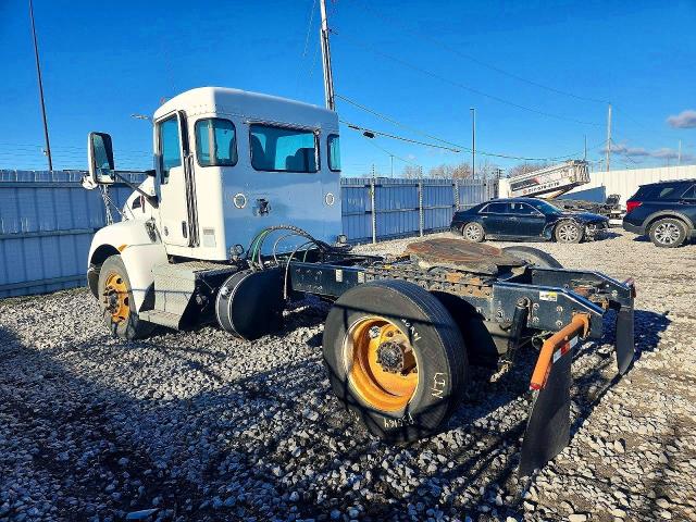 2017 Kenw Constructi VIN 2XKHAJ8X2HM160486 COPART salvage auction — MECHANICAL, NE - CERTIFICATE OF TITLE, sold $5,900 on 2026-09-03 (photo 3)