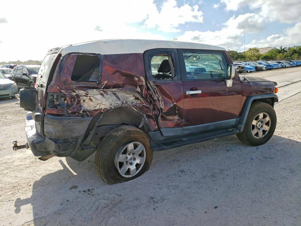 2007 Toyota Fj cruiser VIN JTEBU11FX70098708 COPART salvage auction — REAR END, FL - CERT OF TITLE SLVG REBUILDABLE, sold $3,300 on 2026-07-14 (photo 3)