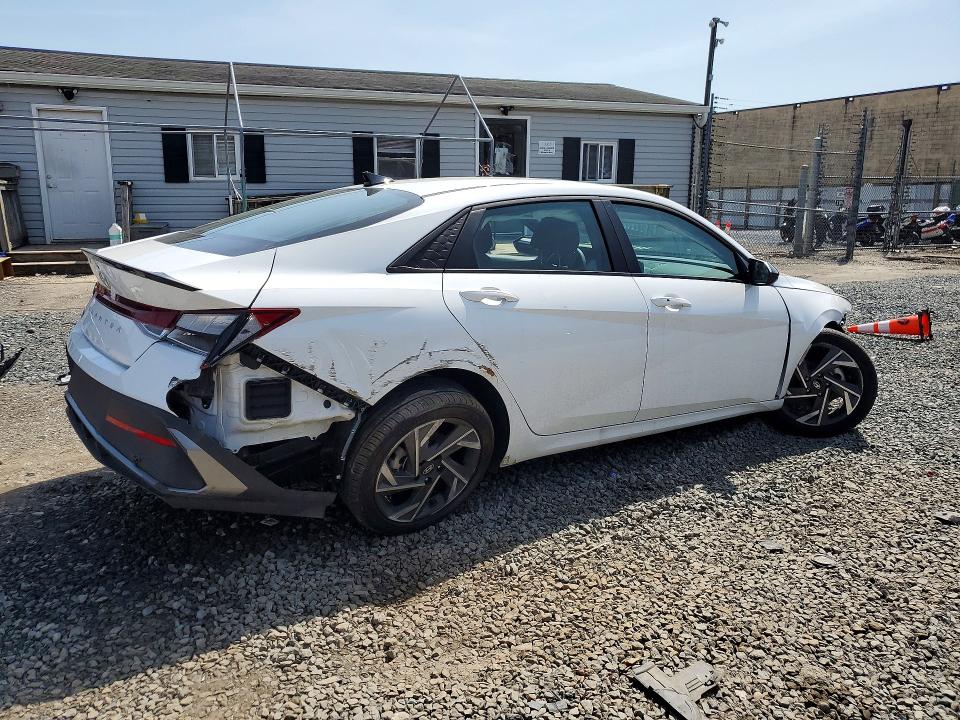 2025 Hyundai Elantra VIN KMHLM4DG8SU918022 COPART salvage auction — ALL OVER, Md - Cert Of Salvage > 75% Damage, sold $27,925 on 2026-09-22 (photo 3)