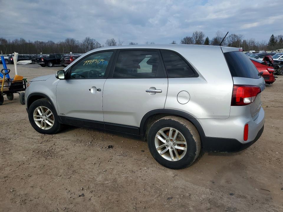 2015 Kia Sorento VIN 5XYKTCA68FG622692 COPART salvage auction — VANDALISM, Ny - Mv-907A Salvage Certificate, sold $1,150 on 2026-07-06 (photo 2)