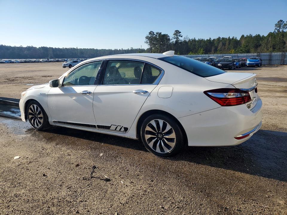 2017 Honda Accord VIN JHMCR6F31HC017311 COPART salvage auction — MINOR DENT/SCRATCHES, Sc - Certificate Of Title, sold $4,000 on 2026-07-29 (photo 2)